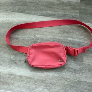 Lululemon Everywhere Belt Bag